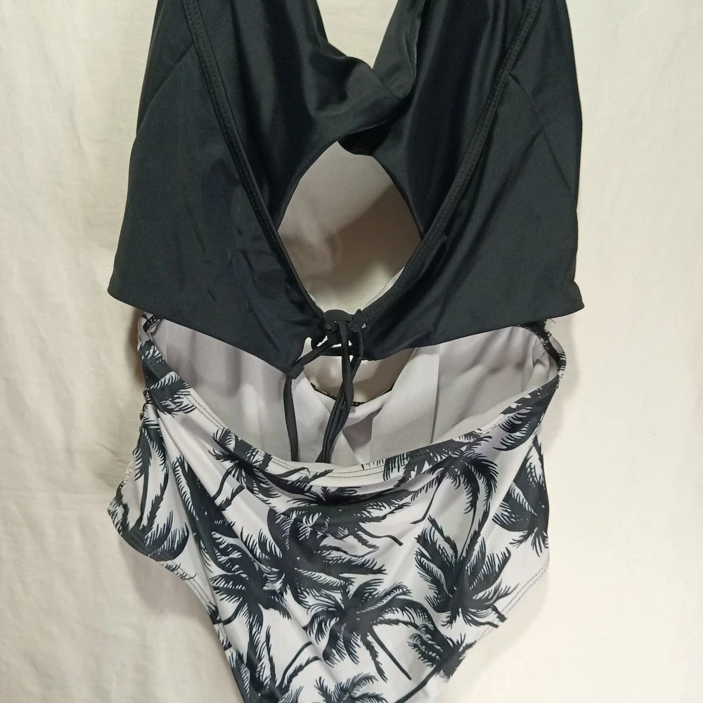 Beach sissi Womens One Piece Swimsuit Cut Out Front Lace Up‎ Back. Large